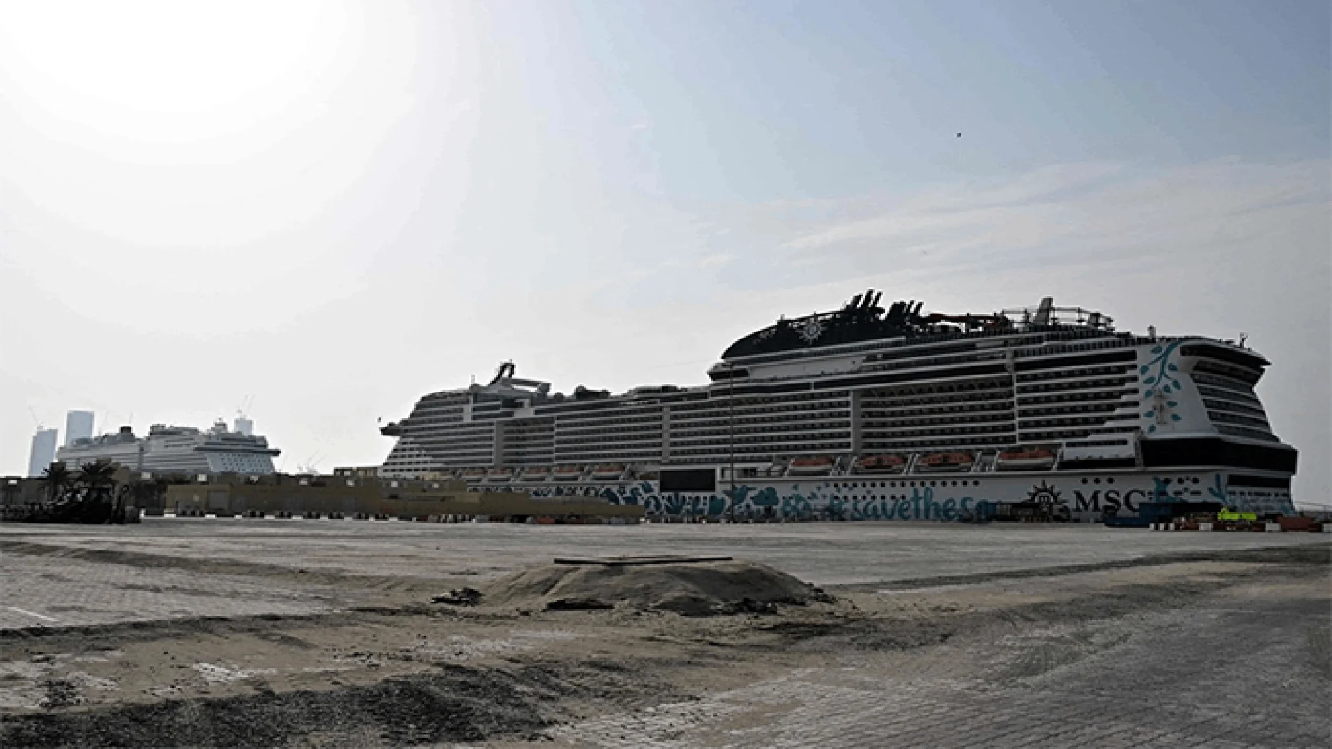 ‘Es hora de irse’: Los ultrarricos de Dubái pagan un dineral para huir de la guerra