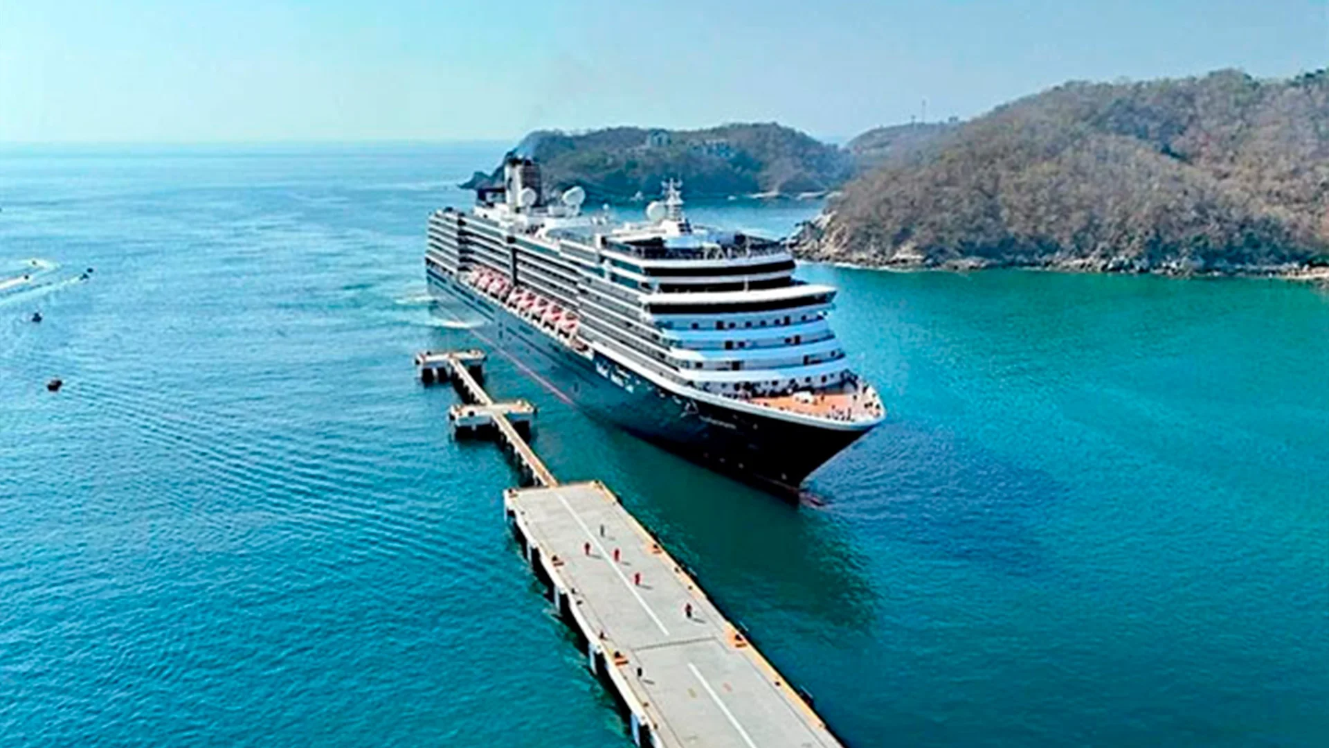 Fuentes del puerto de Cabo San Lucas revelaron que cruceros de la naviera Princess Royal extendieron su estancia en este destino.