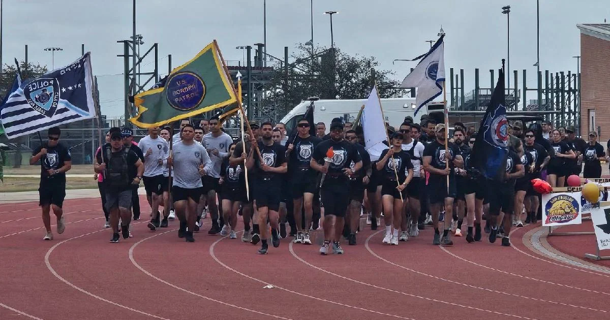 Brilla la "Carrera de la Antorcha" en Eagle Pass