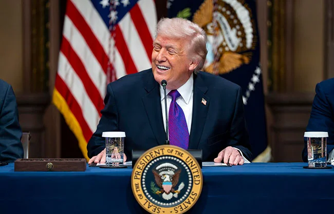 Afirma Trump que sanciones de EU pondrán en aprietos al régimen comunista de Cuba