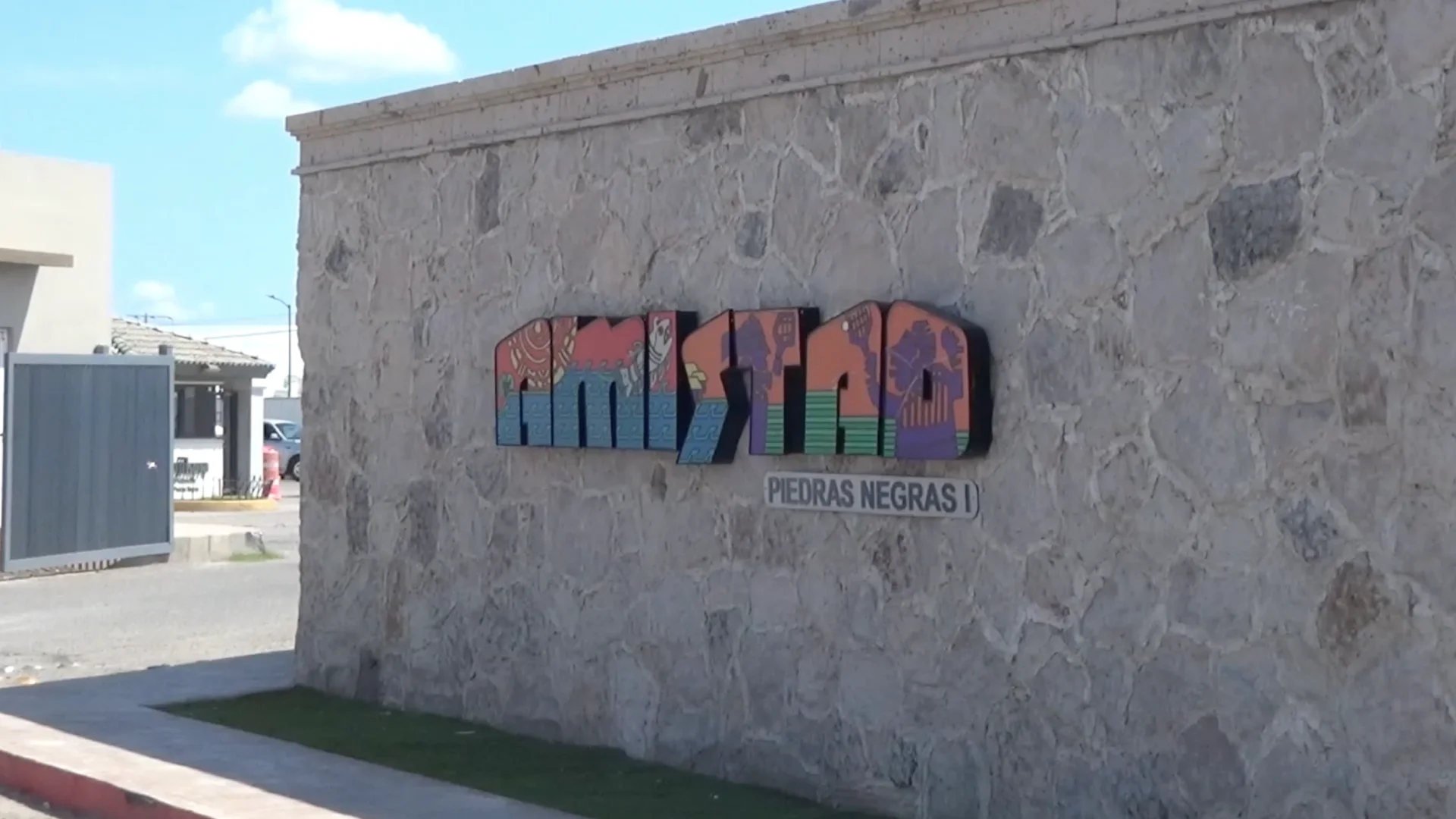 Una de las soluciones es rentar pipas de agua para los servicios básicos y para los procesos de producción