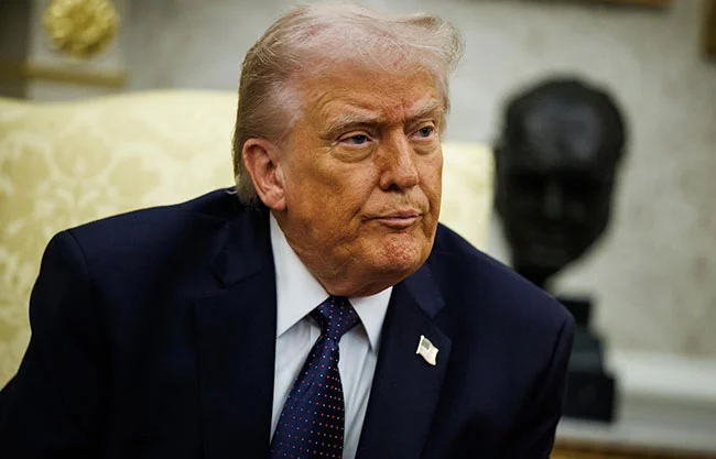 Trump anuncia suspensión temporal de sanciones petroleras para reducir precios