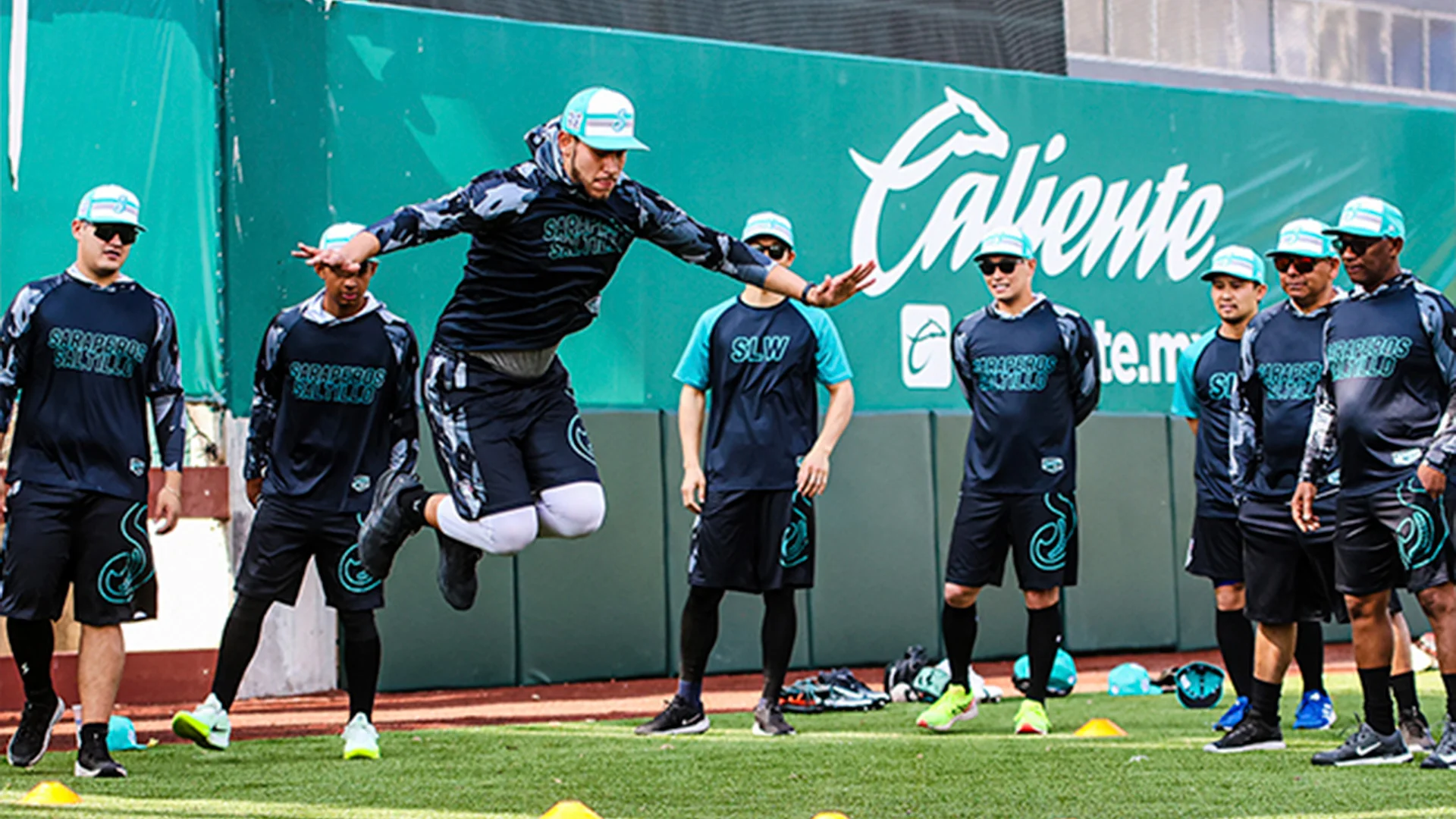 Oficialmente la era de Mendy López al frente de la Nave Verde comenzó con 18 peloteros.