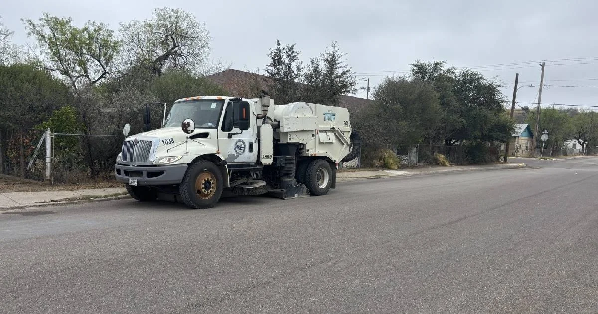 Obras Públicas de Eagle Pass pide reportar calles con escombros tras lluvias