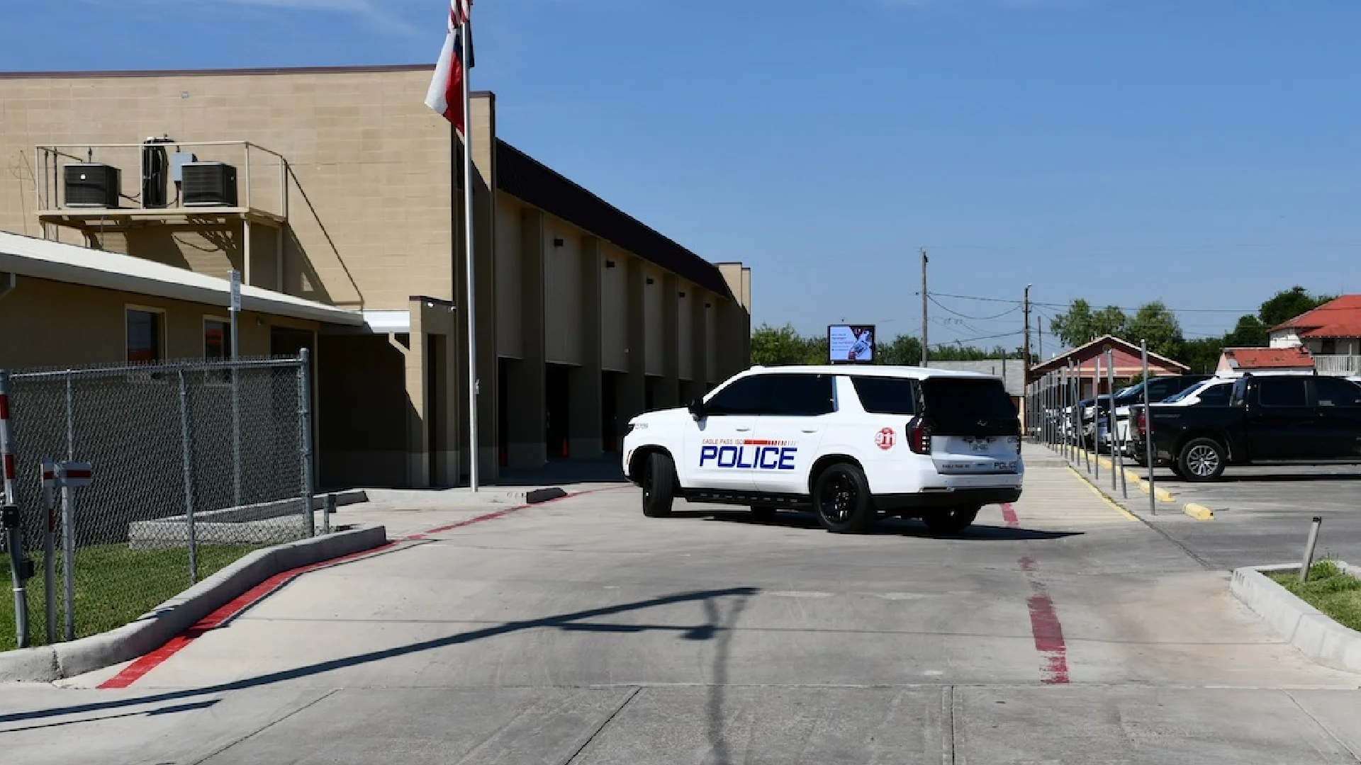 Uno de los planteles podría cambiar de ubicación según un estudio técnico