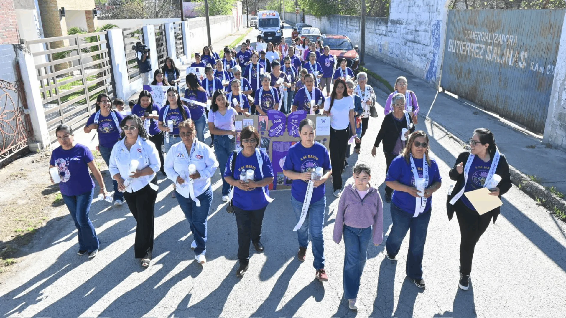 Conmemora Nava el Día Internacional de la Mujer con marcha pacífica