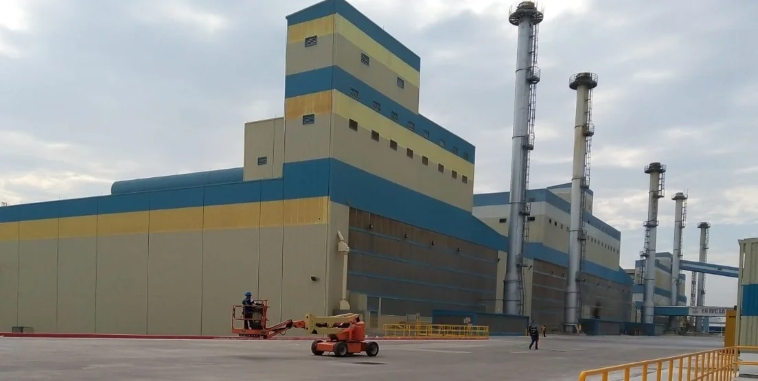 Confirman infarto en fallecimiento de empleado de vidriera