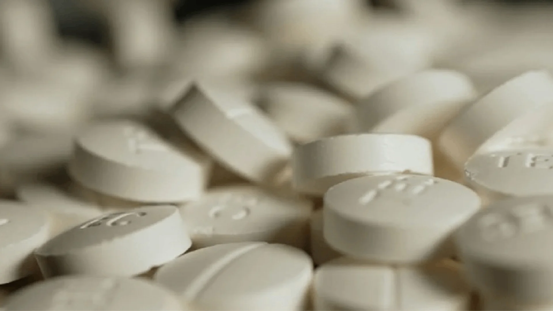 Autoridades estadounidenses advierten sobre la ciclorfina, un opioide extremadamente potente ligado a muertes por sobredosis.