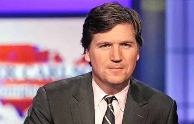 El Periodista conservador, Tucker Carlson, acusa a la CIA de espiarlo