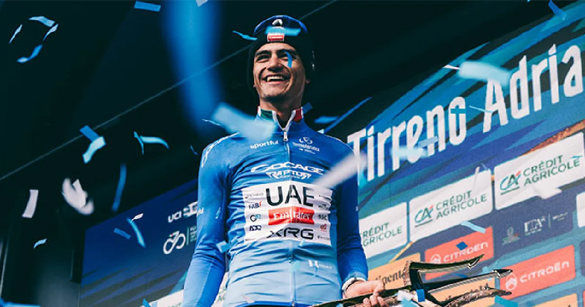 Isaac Del Toro conquista la Tirreno-Adriático y hace historia para el ciclismo mexicano