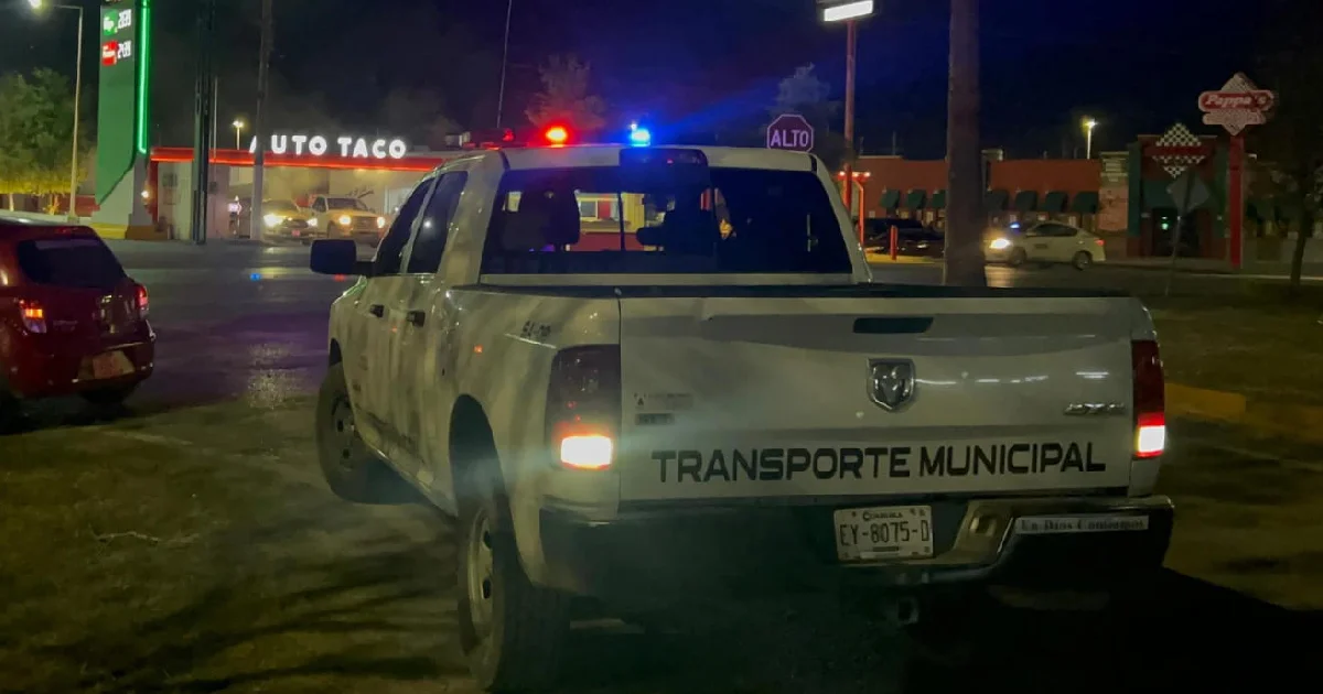 Hombre se arroja de taxi en movimiento tras discusión con su pareja en Piedras Negras