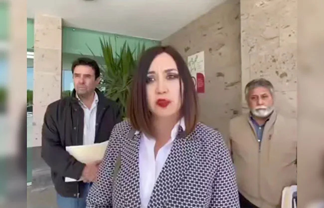 En la comparecencia además participaron el ex secretario del Ayuntamiento Hermelo Castillón y la ex tesorera Tania Rodríguez.