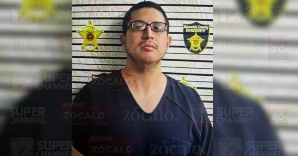 Además de lesionar a su esposa, agredió a dos oficiales de la policía