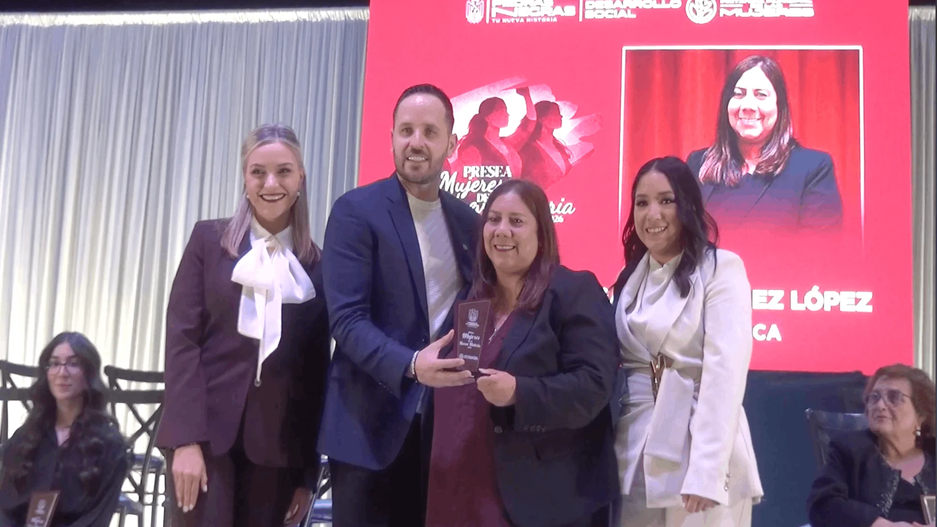 Destaca municipio la aportación de las mujeres en la sociedad.