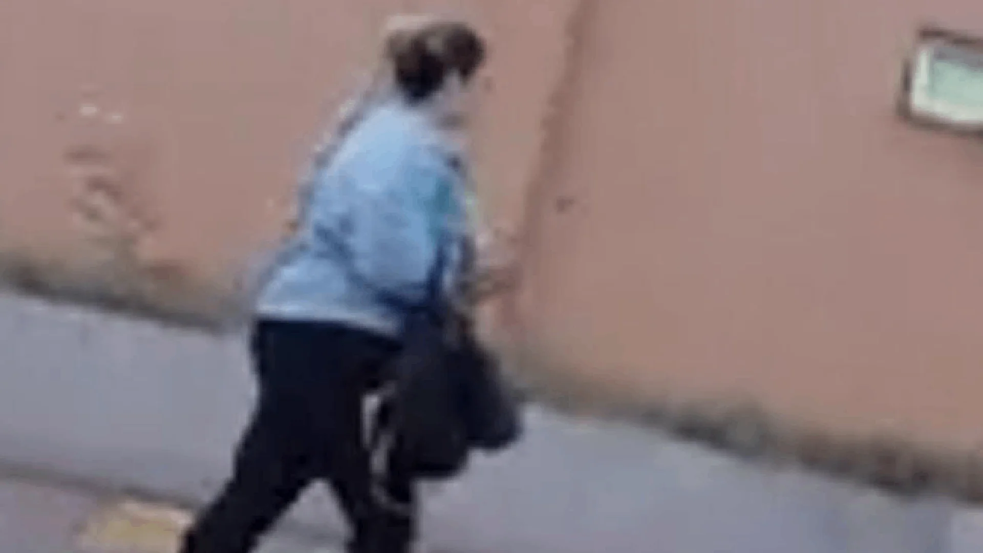 Denuncian a mujer que presume ser cantante para no pagar el taxi