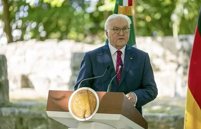 Critica Presidente de Alemania política de EU ante Sheinbaum