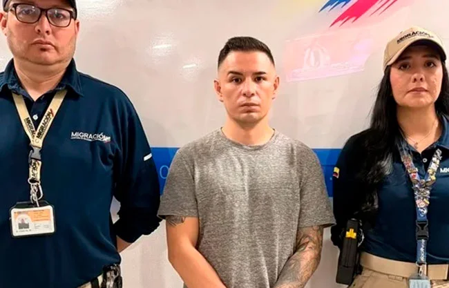 Llega a Ecuador ‘Lobo Menor’, imputado en asesinato de Villavicencio, para ser encarcelado