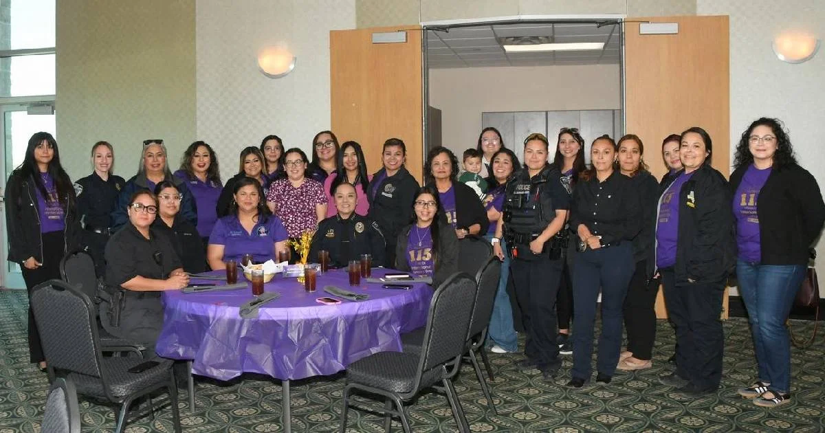 Mujeres de la Policía de Eagle Pass participan en evento del Día Internacional de la Mujer