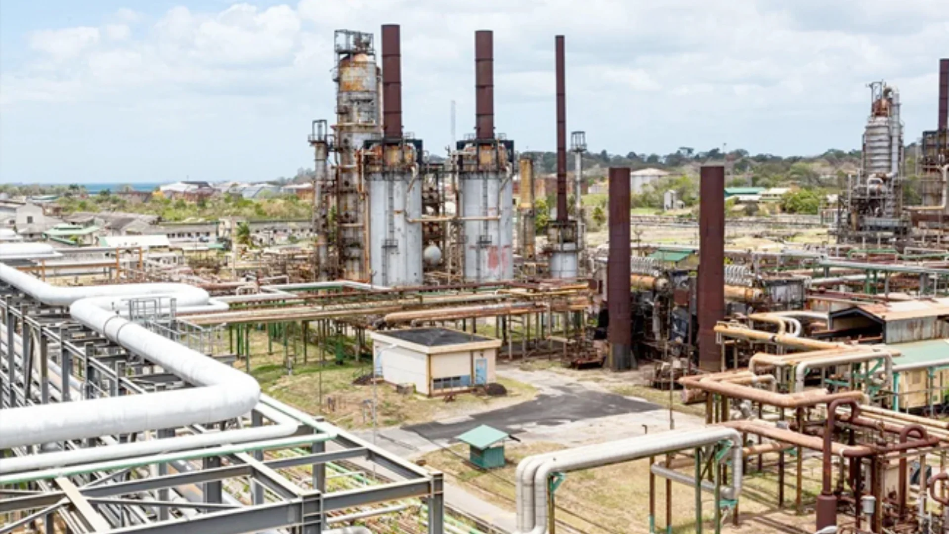 La incertidumbre petrolera impulsa la reactivación urgente de la refinería de Trinidad y Tobago