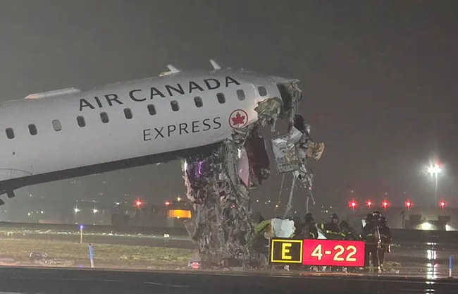 Colisiona avión en Aeropuerto LaGuardia en Nueva York