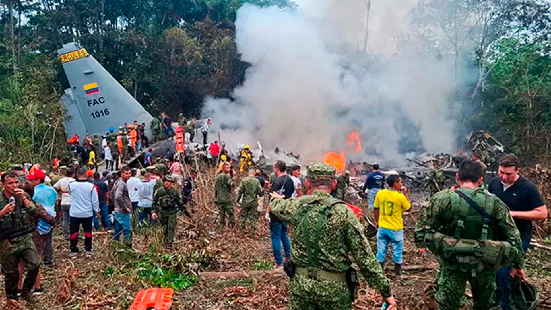 Suman 68 muertos en el accidente aéreo en Colombia tras hallazgo de dos cuerpos