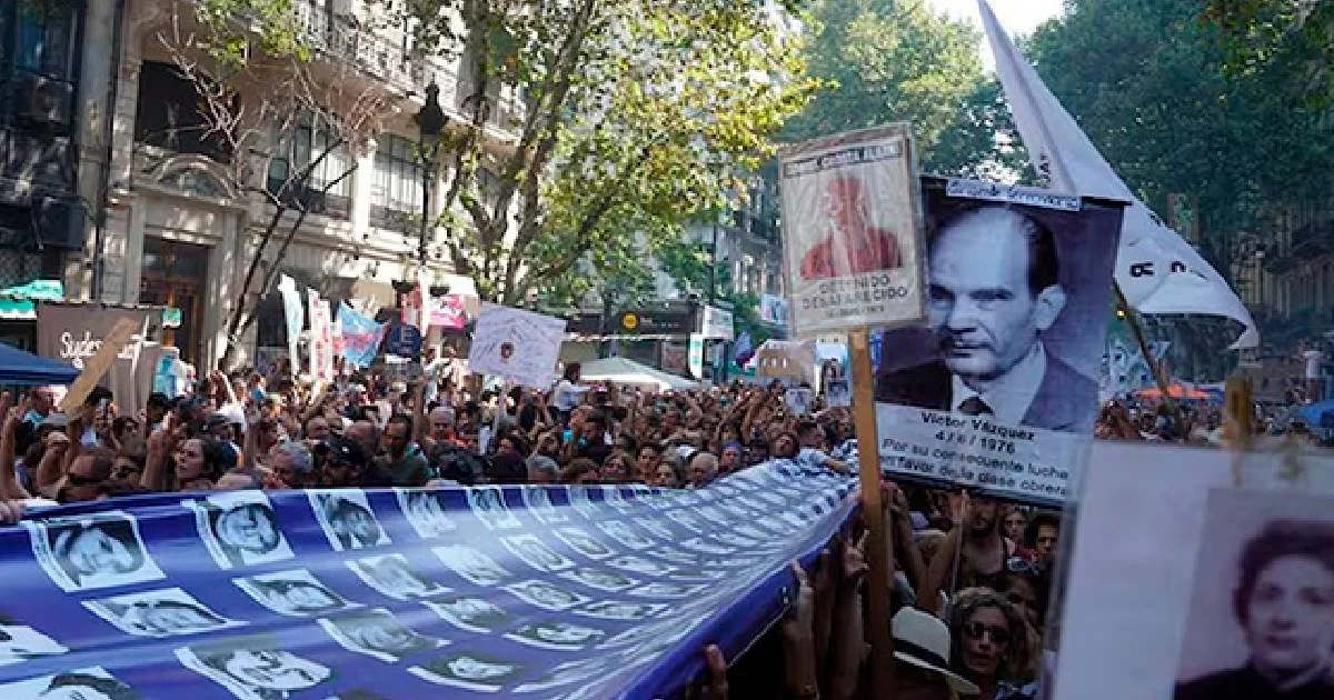 A 50 años del golpe militar las Madres de Plaza de Mayo son símbolo de entereza