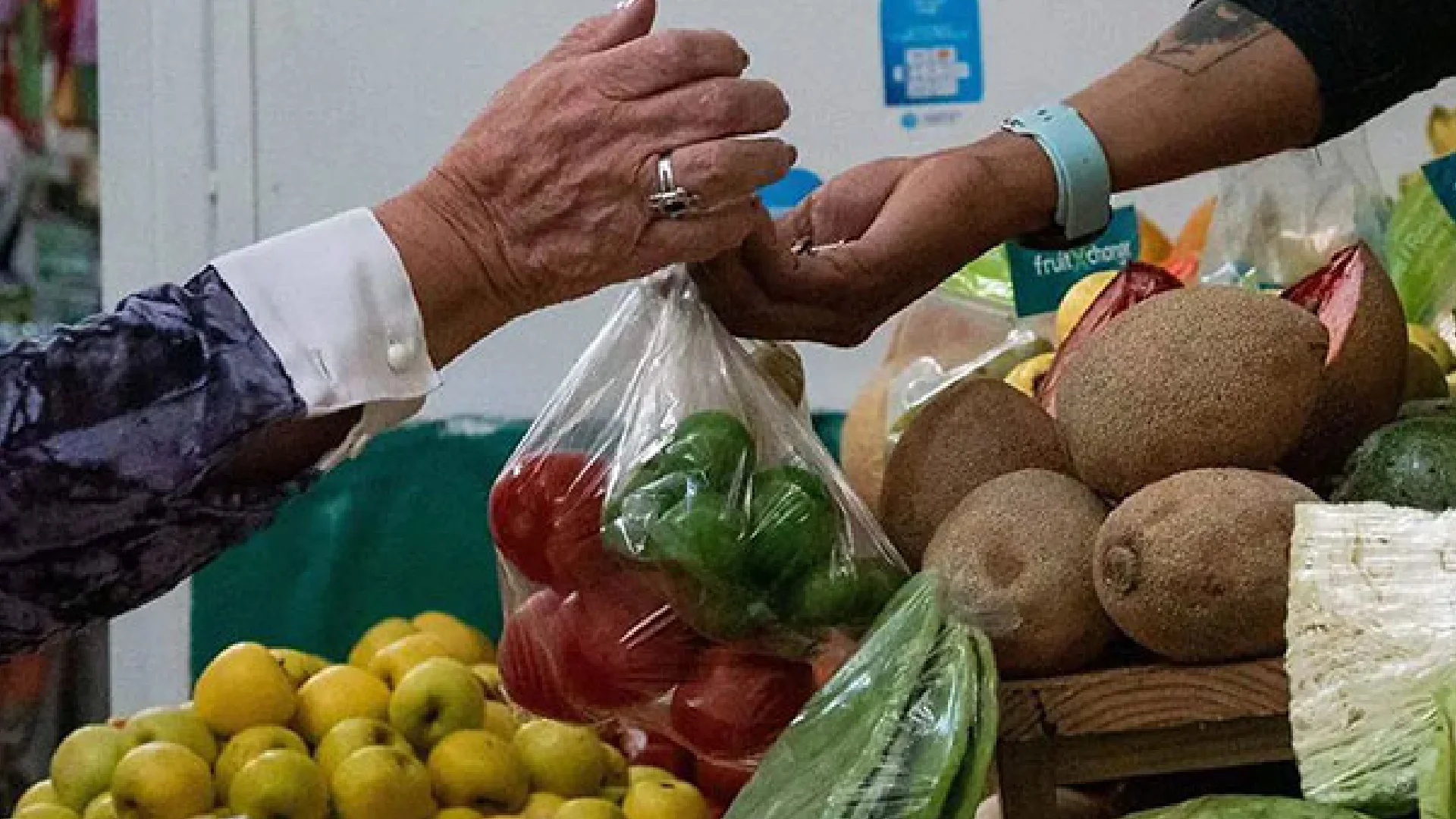 Coahuila en el top 5 de incrementos en canasta básica; precio del jitomate, por los cielos