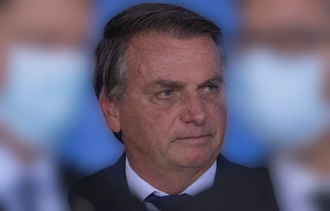 Autorizan prisión domiciliaria temporal a ex presidente brasileño Bolsonaro