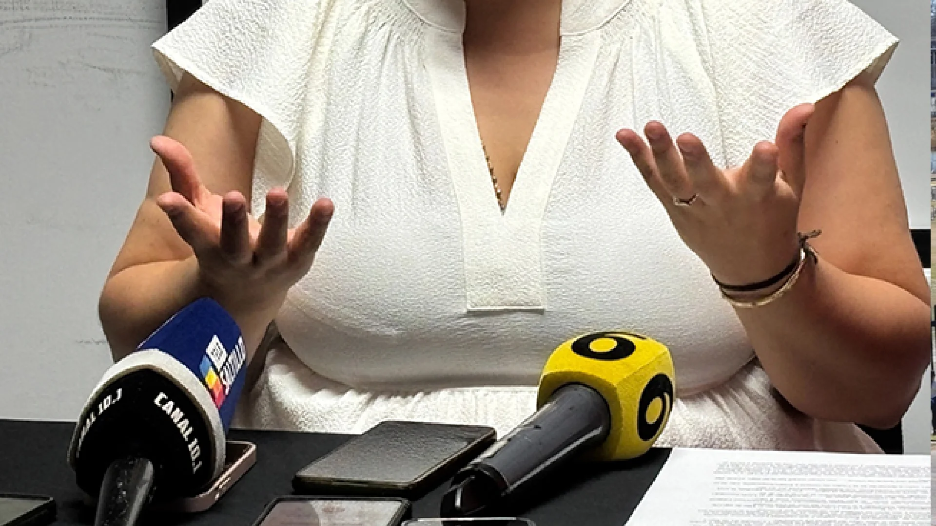 Karina fue arrestada tras ser deportada de EU, donde estuvo detenida 10 días a pesar de contar con una orden de protección y custodia legal de su hijo