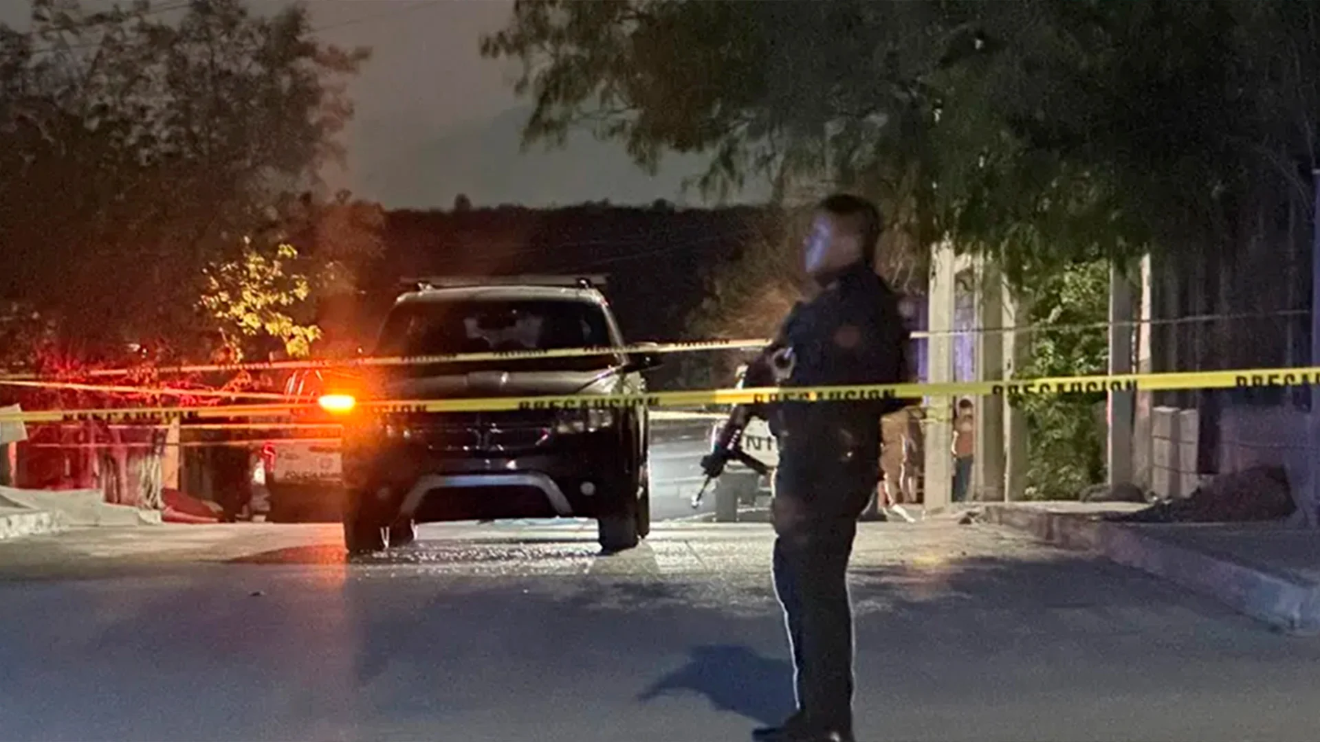 Tragedia en Salinas Victoria: Pequeño sale corriendo tras sus hermanos lo atropellan y fallece