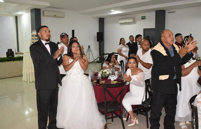 Las bodas comunitarias del municipio formalizaron 76 uniones civiles, destacando el compromiso y la construcción de un proyecto de vida en pareja.