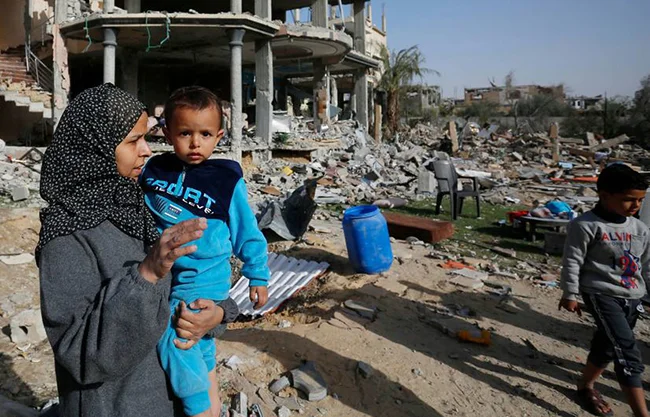 Rebaja el reclutamiento a 12 años mientras despliega medidas defensivas en la costa sur del país