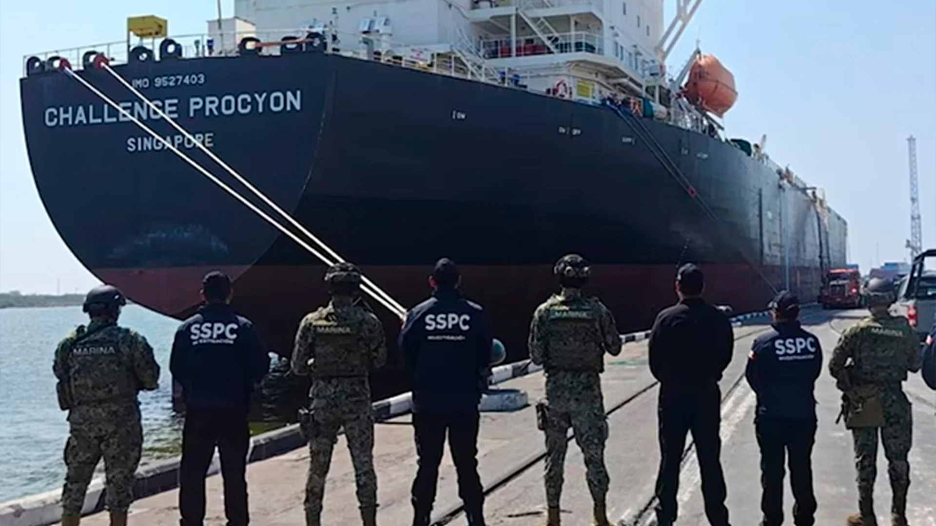 Jueza desecha amparo de Fernando Farías, contralmirante prófugo acusado de huachicol fiscal