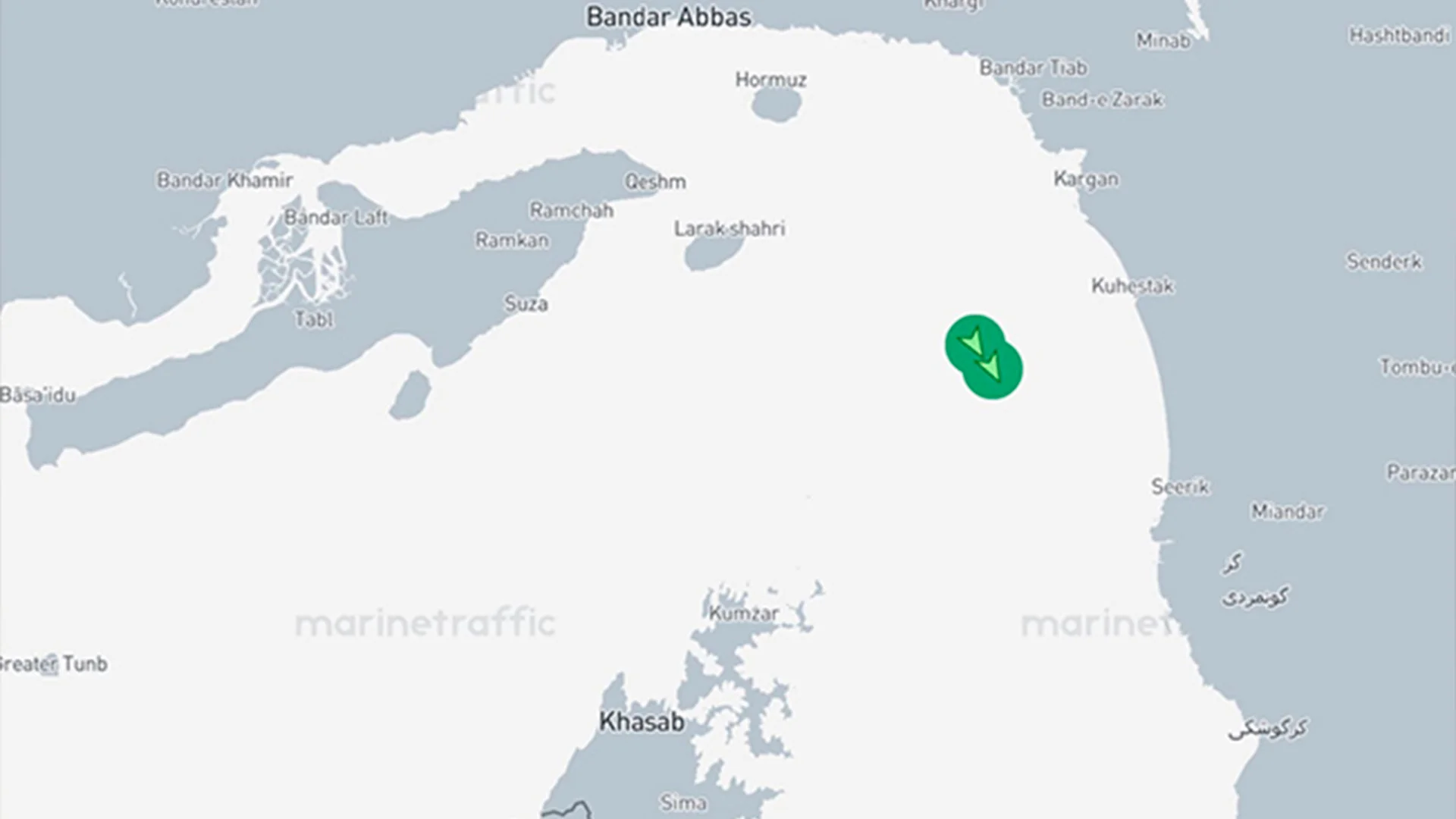 Dos buques pasan el estrecho de Ormuz, ‘primer cruce confirmado’ desde el inicio de la guerra