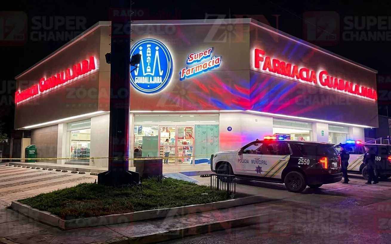 El sujeto, es de aproximadamente 50 a 55 años de edad, tez morena, vestía suéter y gorra negra, pantalón de mezclilla azul y zapatos de seguridad color café, además de portar una tina amarilla