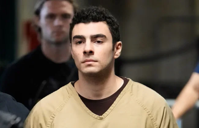 Luigi Mangione enfrenta un juicio federal y otro estatal por el homicidio de Brian Thompson, CEO de UnitedHealthcare