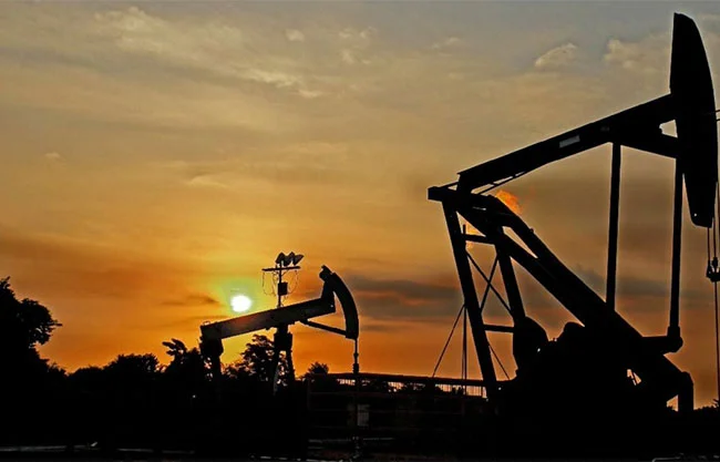 Precio del petróleo se dispara y supera los 104 dólares tras mensaje de Trump