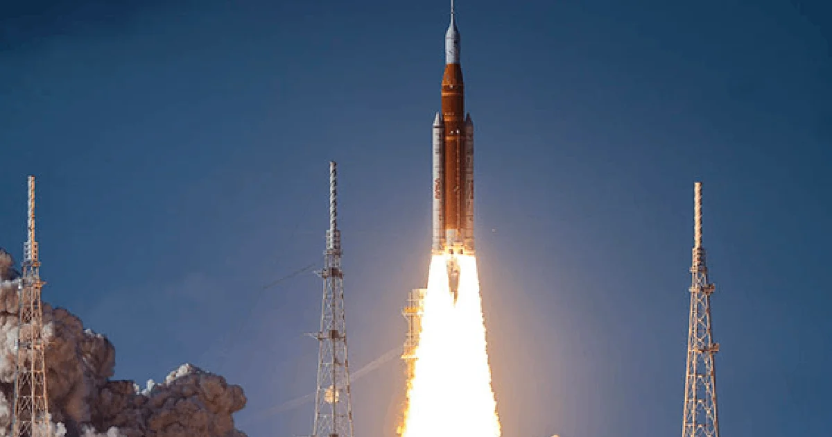 Jefe de NASA reporta que van ‘bien’ los astronautas de Artemis mientras orbitan la Tierra