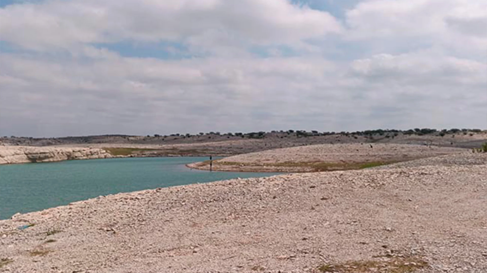 Frenan trasvase en La Amistad; queda al 18.8%