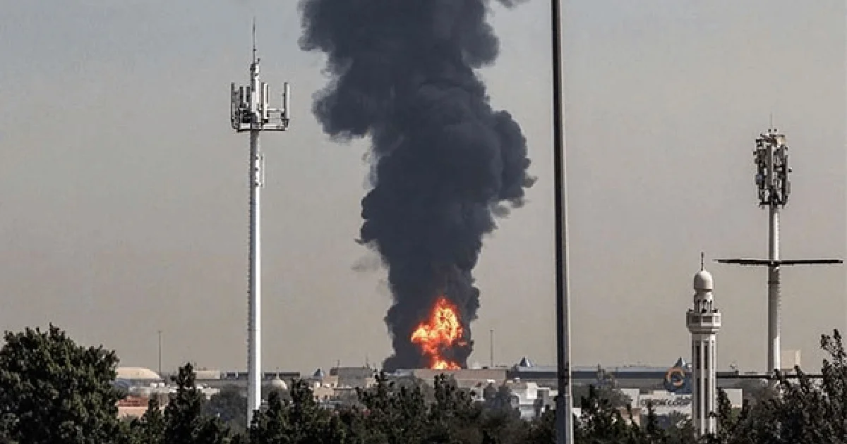 El hecho provocó un incendio, sin causar heridos, informaron fuentes oficiales