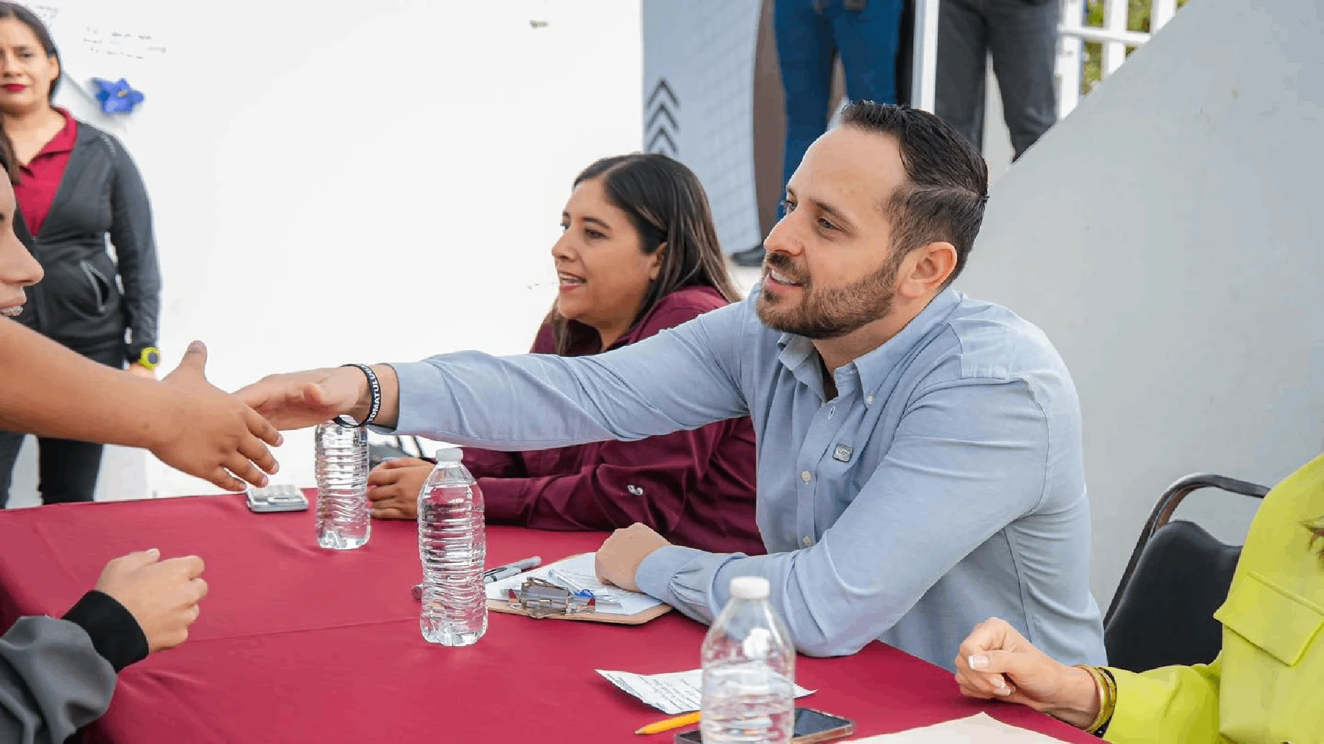 Alcalde pide involucramiento de padres para atender a jóvenes