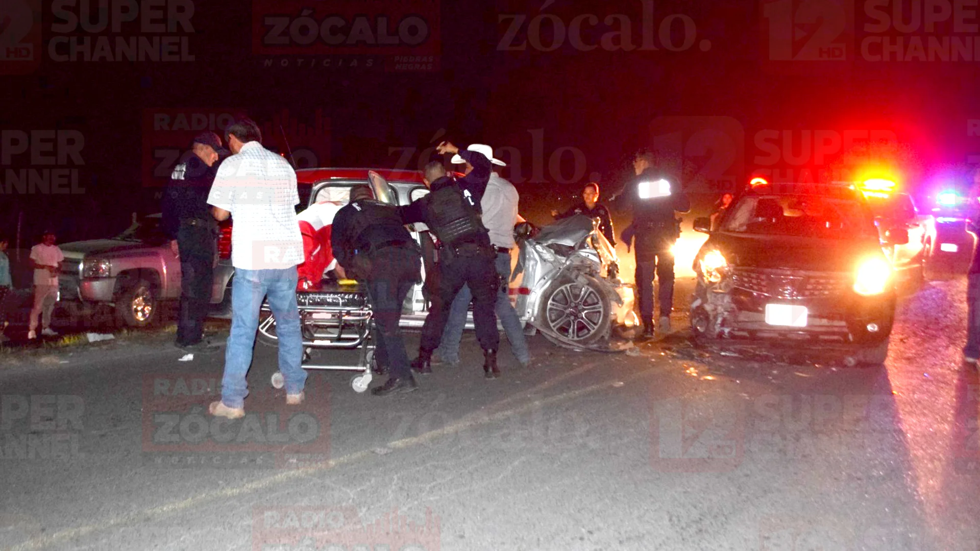 Suman 12 turistas lesionados en choque tipo carambola en Múzquiz