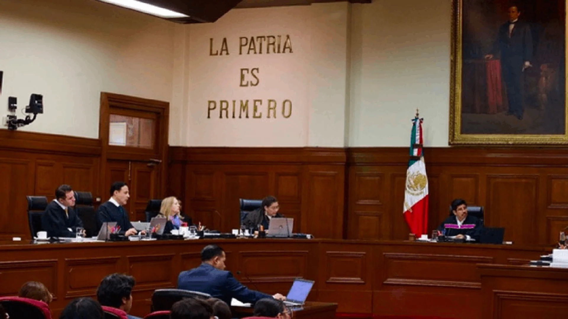 Valida Corte a UIF bloquear cuentas sin intervención del MP, orden judicial ni solicitud extranjera