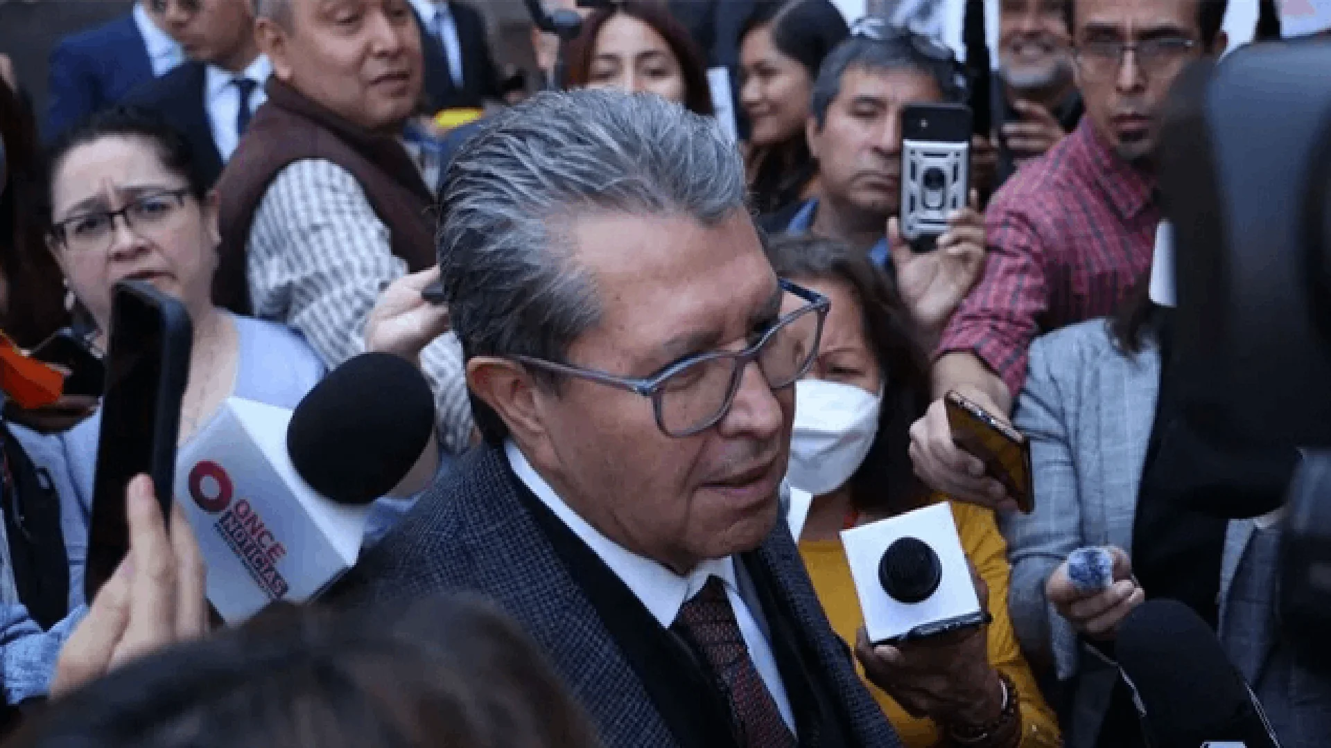 Comité de desapariciones excedió sus facultades: Monreal