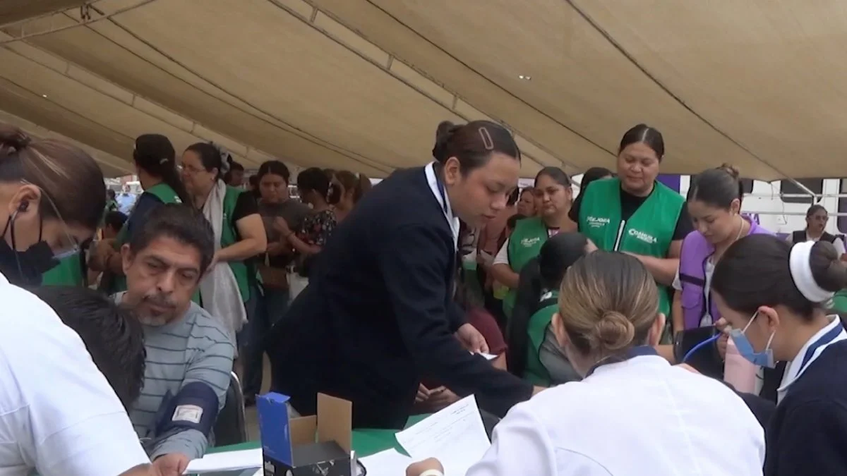 Llevan brigada de salud a la colonia Villas del Carmen