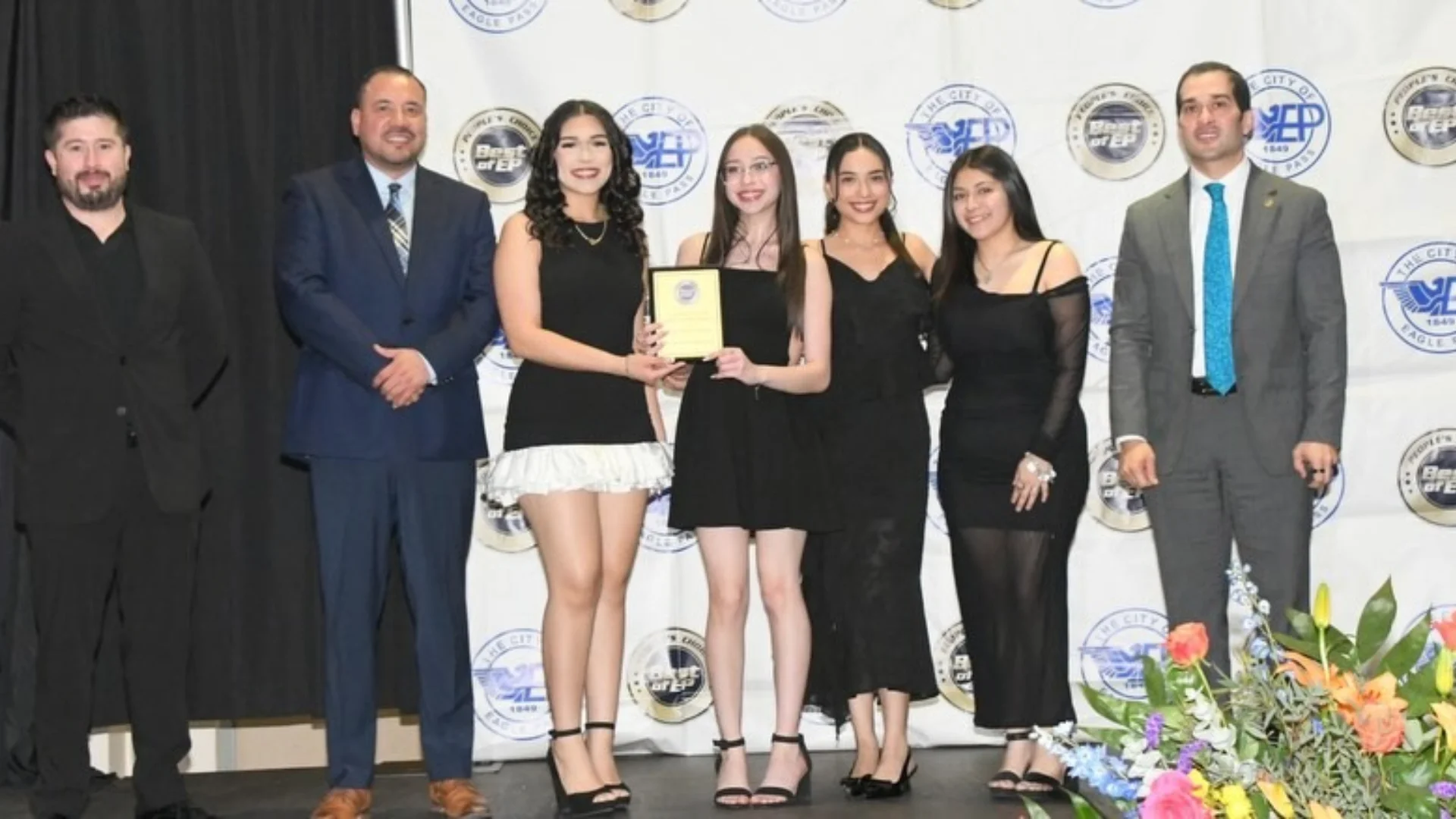 Con este tipo de iniciativas, Eagle Pass continúa promoviendo el desarrollo económico local y reconociendo el esfuerzo de quienes día a día contribuyen al bienestar y crecimiento de la ciudad