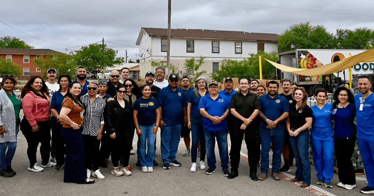 Buena respuesta en entrega de despensas a exmilitares del Condado de Maverick
