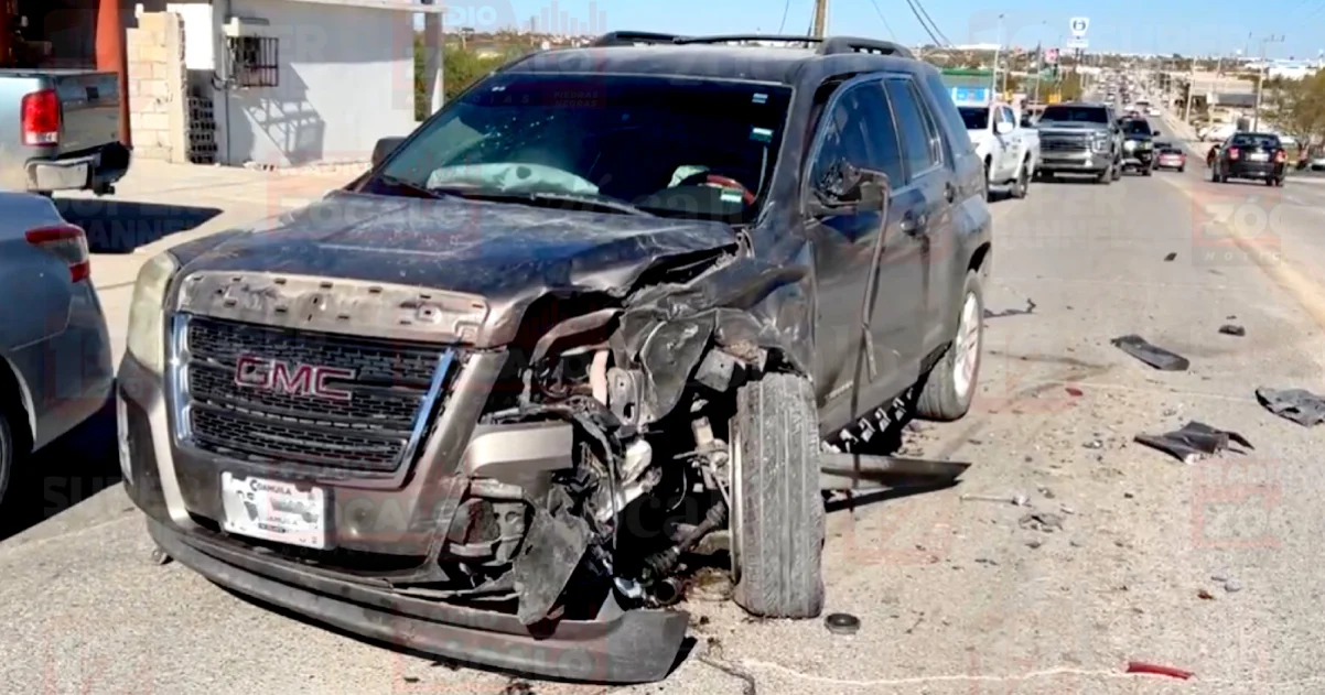 Choque en bulevar Cedros moviliza a cuerpos de emergencia