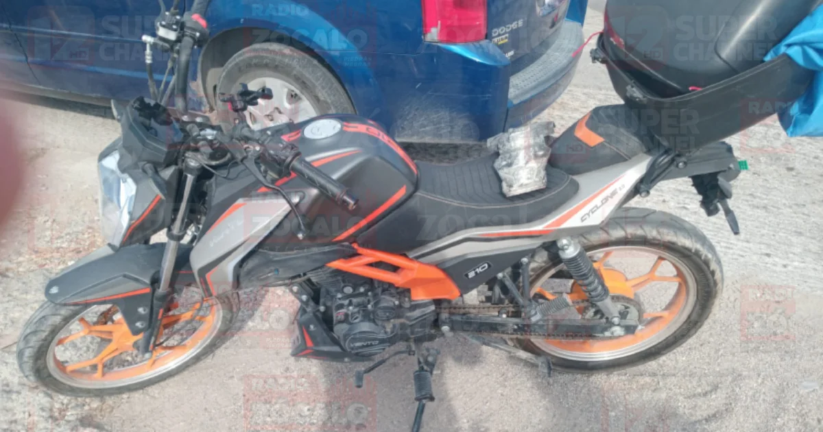 Motociclista resulta lesionado tras choque con camioneta