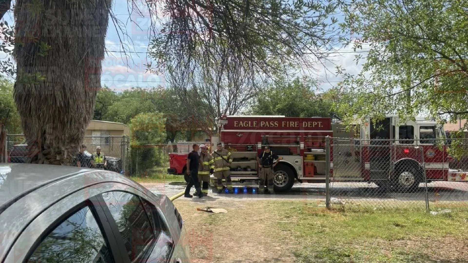 FONDO SCH-RADIO-ZOCALO (2).jpg